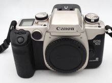 Lustrzanka Canon EOS 50E - używany